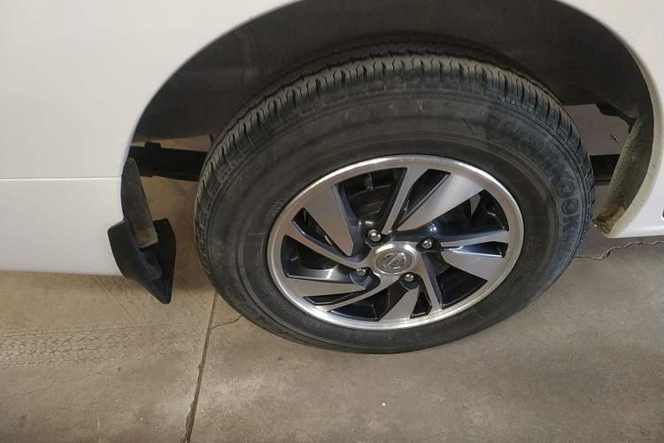 Used Nissan NV200 2018 1.6L CVT Luxury Model Right Rear Wheel Hub