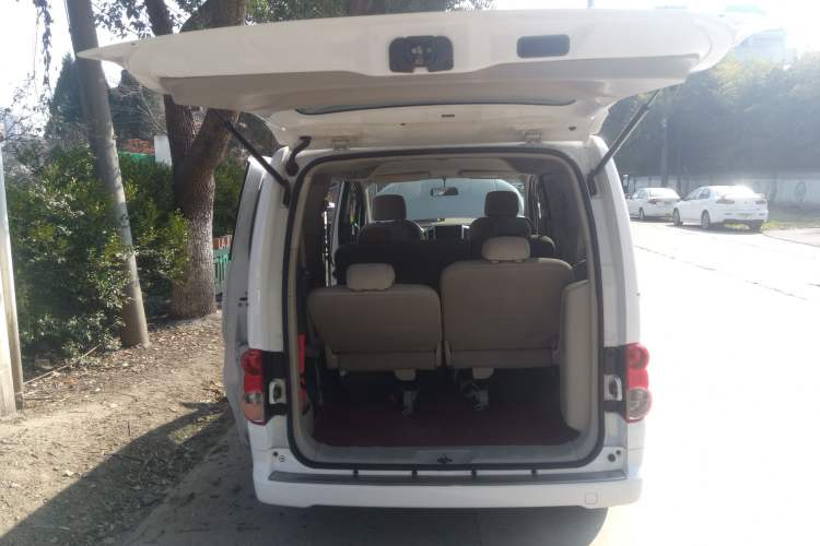 Used Nissan NV200 2018 1.6L CVT Luxury Model Trunk