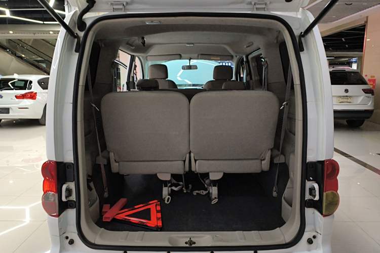 Used Nissan NV200 2018 1.6L CVT Luxury Model Trunk