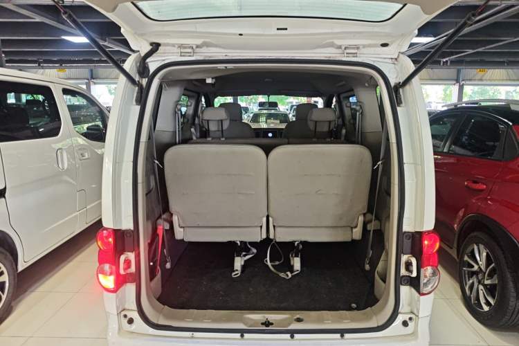 Used Nissan NV200 2018 1.6L CVT Luxury Model Trunk