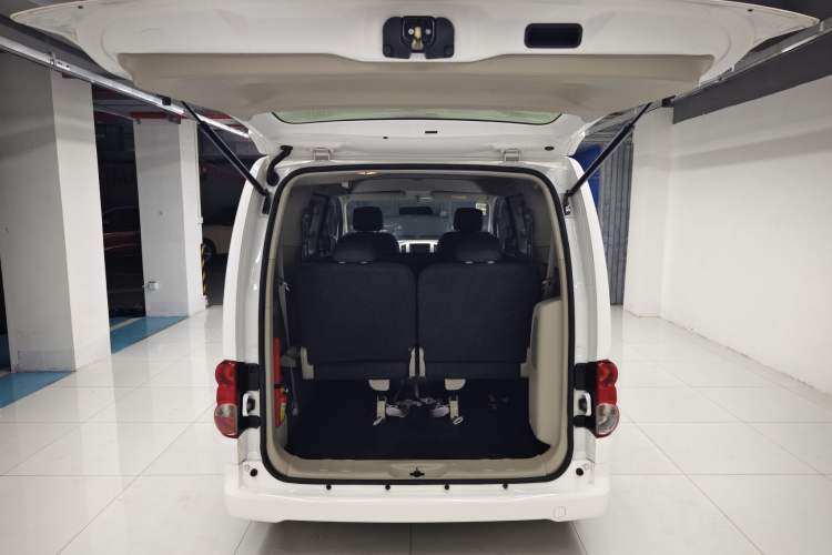 Used Nissan NV200 2018 1.6L CVT Luxury Model Trunk