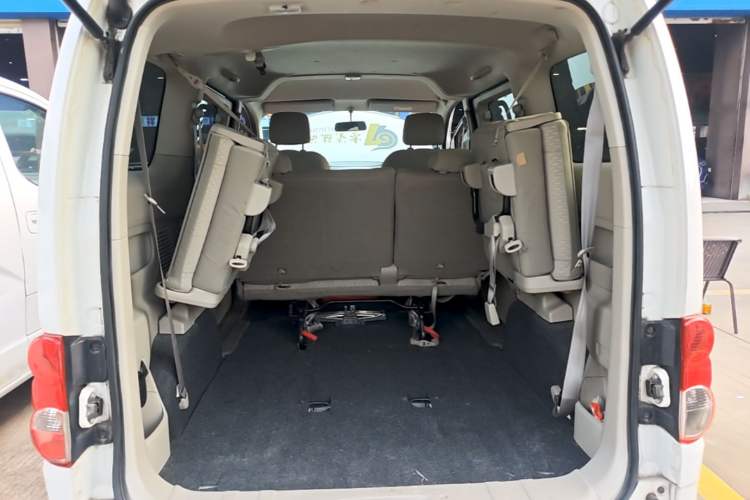 Used Nissan NV200 2018 1.6L CVT Luxury Model Trunk