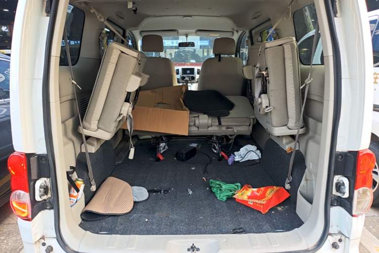 Used Nissan NV200 2018 1.6L CVT Luxury Model Trunk