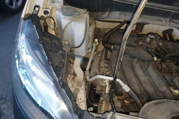 Used Nissan NV200 2018 1.6L CVT Luxury Model Engine Bay Right