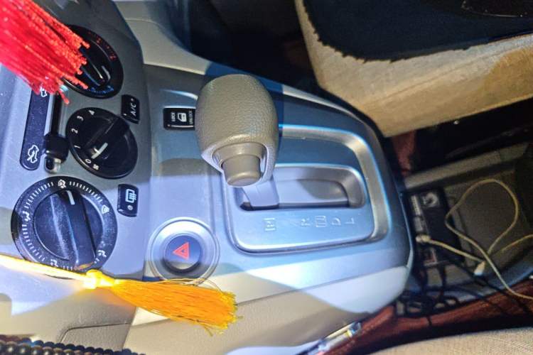 Used Nissan NV200 2018 1.6L CVT Luxury Model Gear Lever