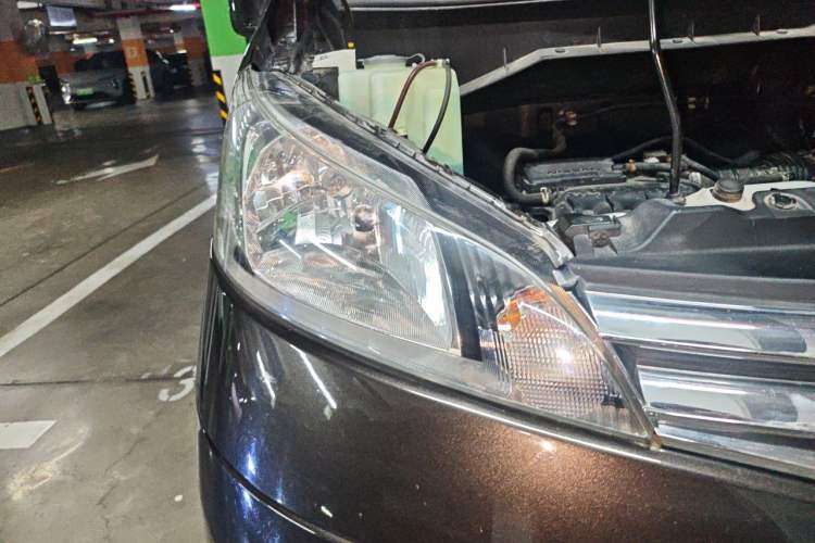 Used Nissan NV200 2018 1.6L CVT Luxury Model Right Front Headlight