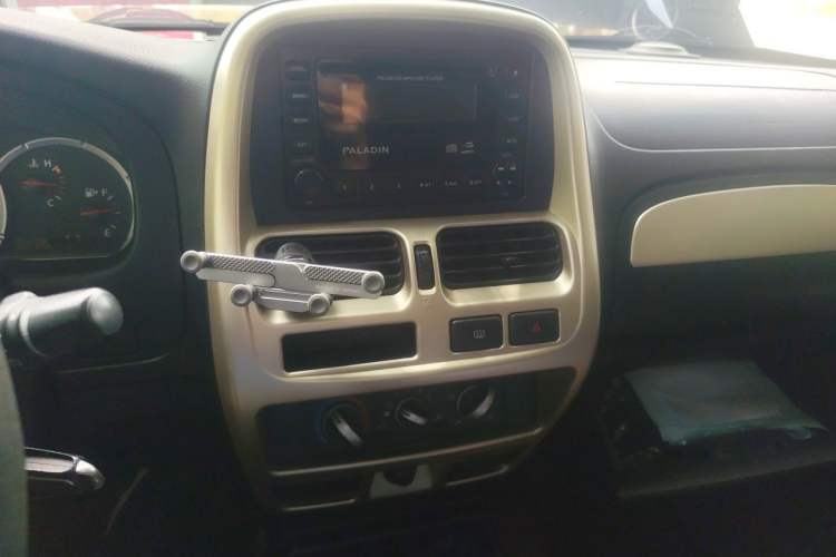 Used Nissan Paladin 2008 2.4L 4x4 Standard Edition Audio And AC Panel