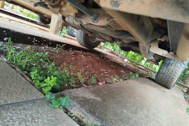 Used Nissan Paladin 2008 2.4L 4x4 Standard Edition Chassis Front Left