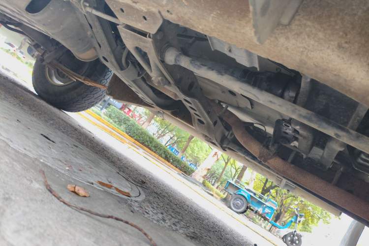 Used Nissan Paladin 2008 2.4L Two-Wheel-Drive Standard Version Chassis Front Right