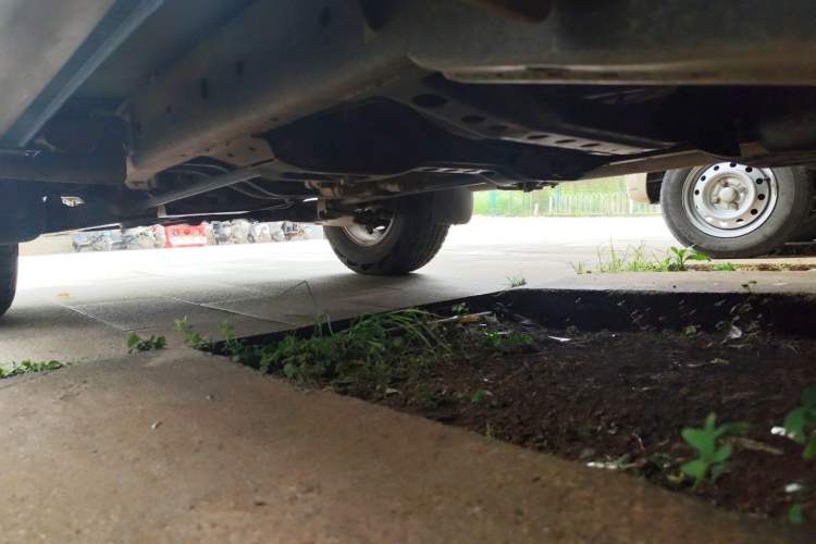 Used Nissan Paladin 2008 2.4L 4x4 Standard Edition Chassis Rear Left