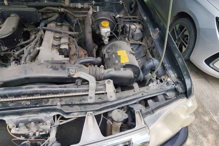 Used Nissan Paladin 2008 2.4L 4x4 Standard Edition Engine Bay Left