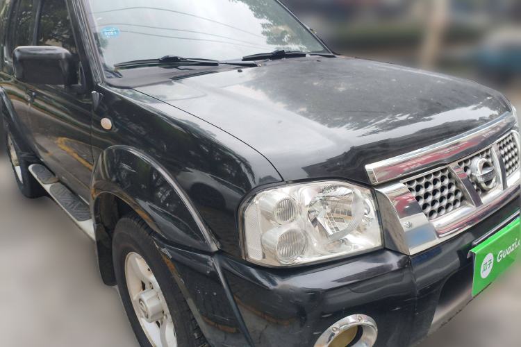 Used Nissan Paladin 2008 2.4L Two-Wheel-Drive Standard Version Front Right 45 Deg