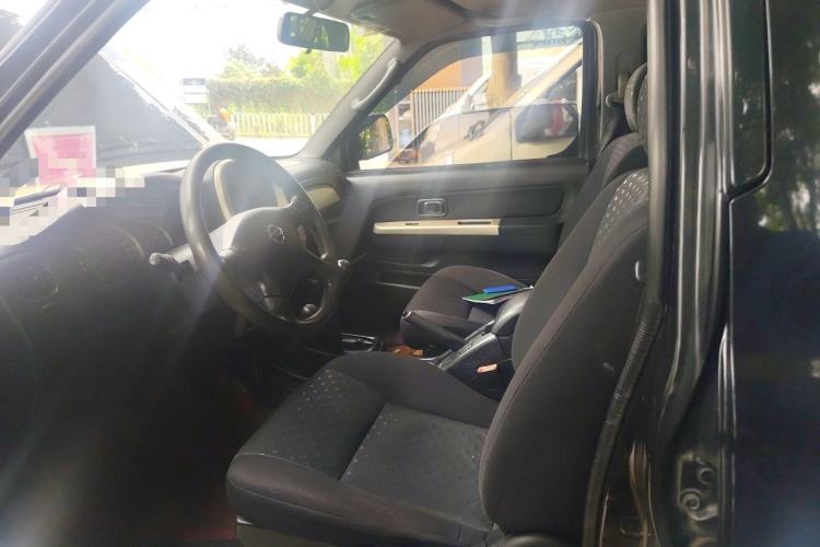 Used Nissan Paladin 2008 2.4L 4x4 Standard Edition Left Front Seat
