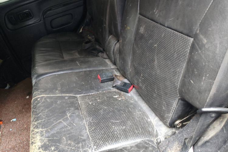 Used Nissan Paladin 2008 2.4L Two-Wheel-Drive Standard Version Left Rear Seat