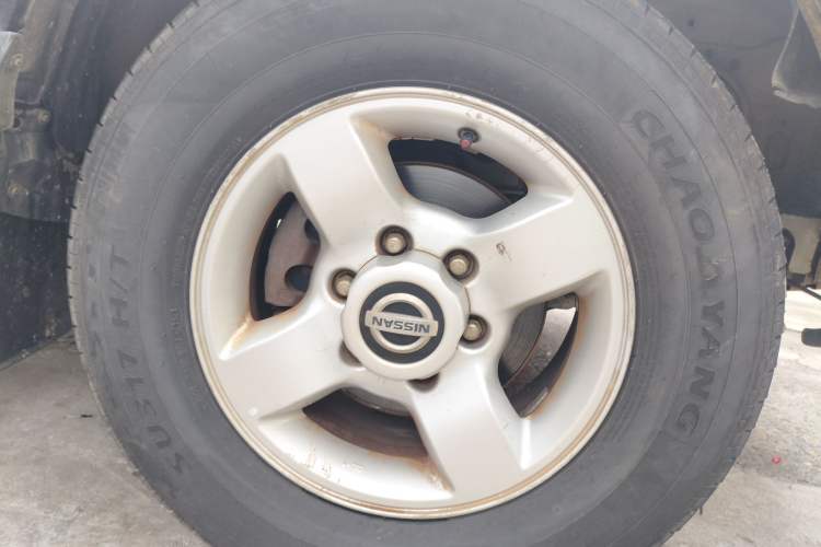 Used Nissan Paladin 2008 2.4L Two-Wheel-Drive Standard Version Right Front Wheel Hub