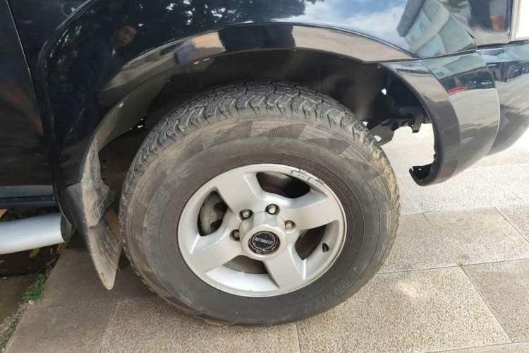 Used Nissan Paladin 2008 2.4L 4x4 Standard Edition Right Front Wheel Hub