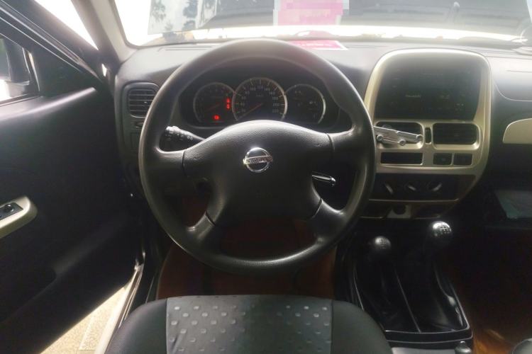 Used Nissan Paladin 2008 2.4L 4x4 Standard Edition Steering Wheel