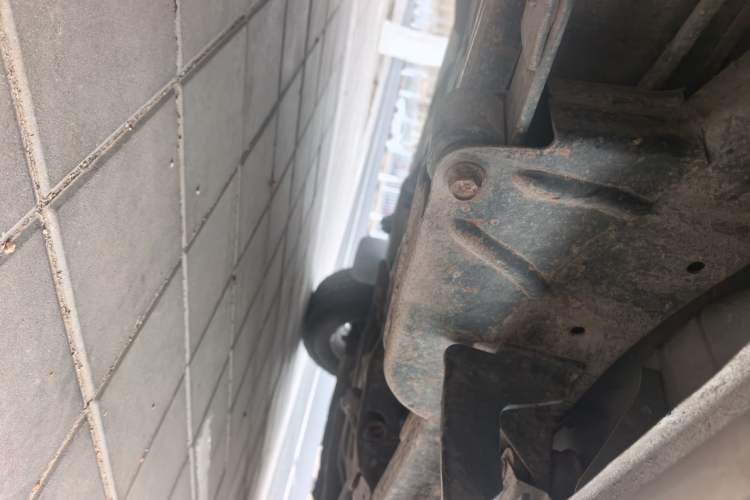 Used Nissan Paladin 2008 2.4L 4x4 Standard Edition Chassis Rear Right