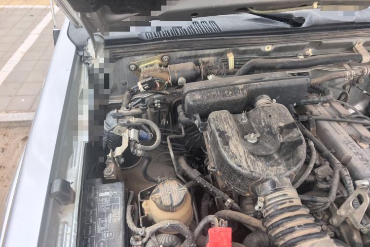 Used Nissan Paladin 2008 2.4L 4x4 Standard Edition Engine Bay Right