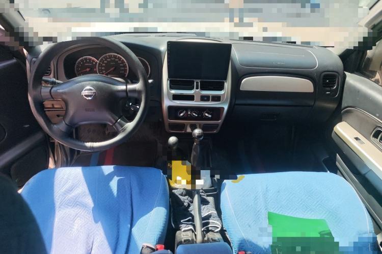 Used Nissan Paladin 2008 2.4L 4x4 Standard Edition Center Console