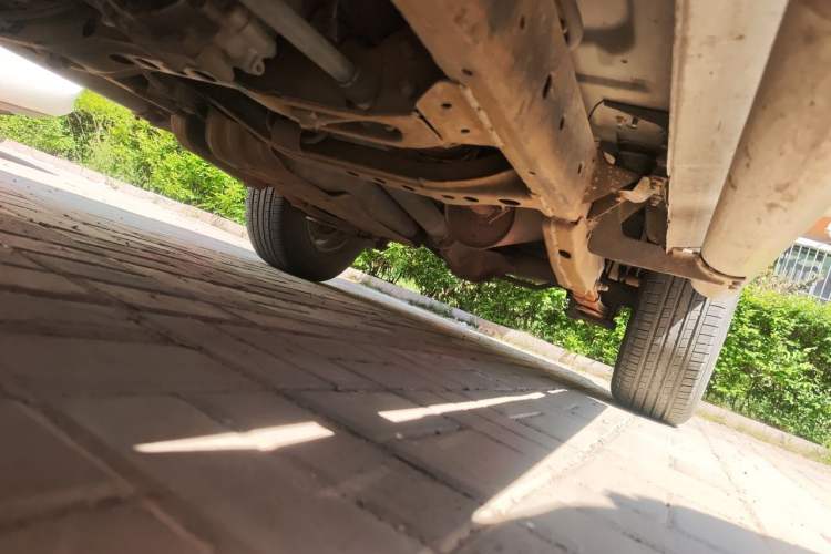 Used Nissan Paladin 2008 2.4L 4x4 Standard Edition Chassis Front Left