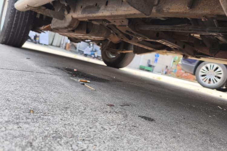 Used Nissan Paladin 2008 2.4L Two-Wheel-Drive Standard Version Chassis Front Right