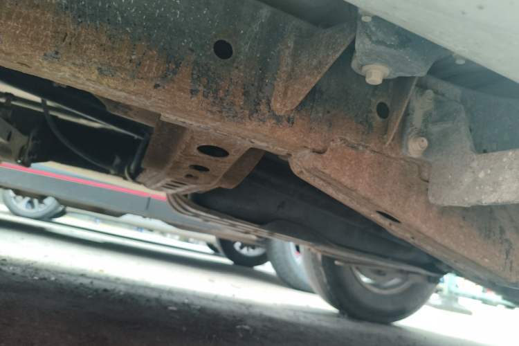 Used Nissan Paladin 2008 2.4L Two-Wheel-Drive Standard Version Chassis Rear Left