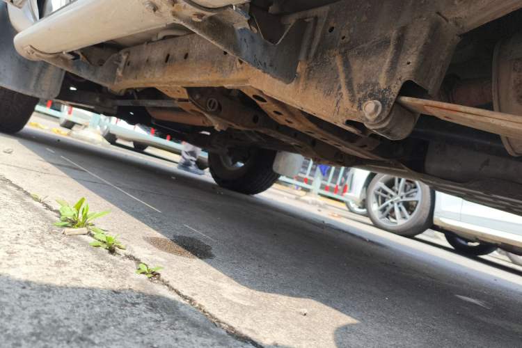 Used Nissan Paladin 2008 2.4L Two-Wheel-Drive Standard Version Chassis Rear Left