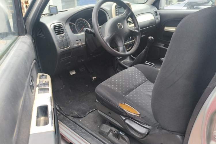 Used Nissan Paladin 2008 2.4L Two-Wheel-Drive Standard Version Driver Seat