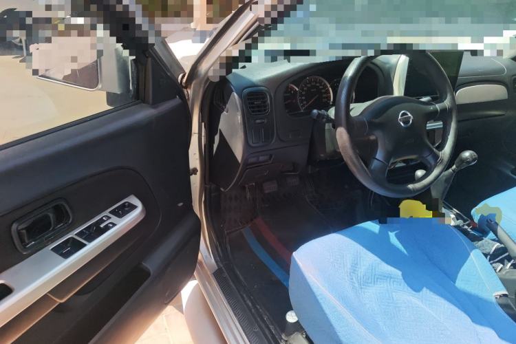 Used Nissan Paladin 2008 2.4L 4x4 Standard Edition Driver Seat