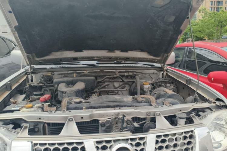 Used Nissan Paladin 2008 2.4L Two-Wheel-Drive Standard Version Engine Bay