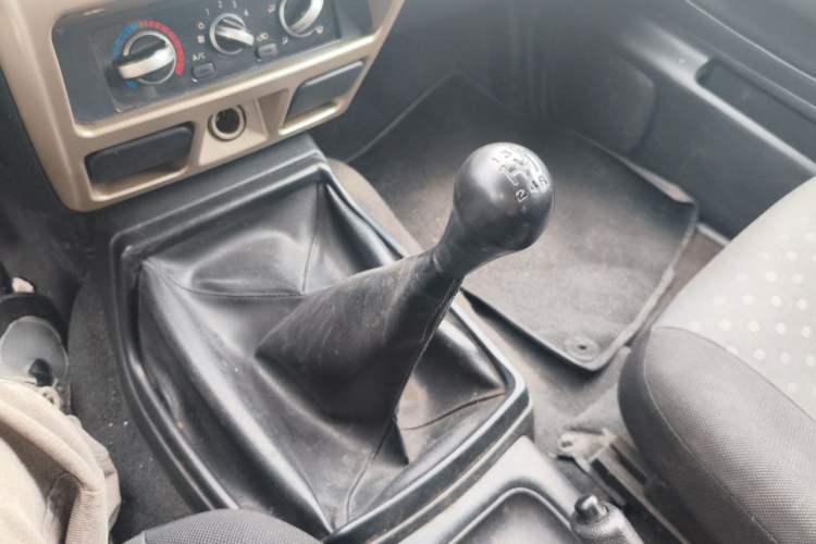 Used Nissan Paladin 2008 2.4L Two-Wheel-Drive Standard Version Gear Lever