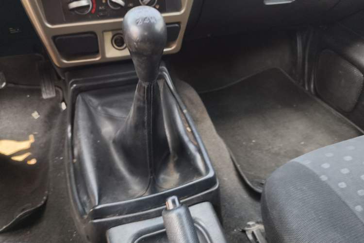 Used Nissan Paladin 2008 2.4L Two-Wheel-Drive Standard Version Gear Lever
