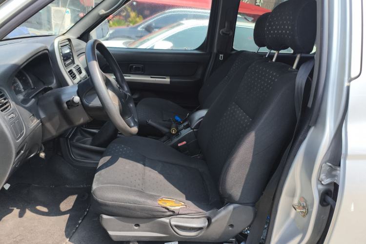 Used Nissan Paladin 2008 2.4L Two-Wheel-Drive Standard Version Left Front Seat