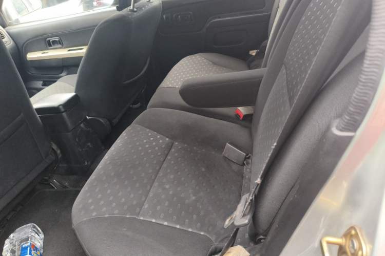 Used Nissan Paladin 2008 2.4L Two-Wheel-Drive Standard Version Left Rear Seat