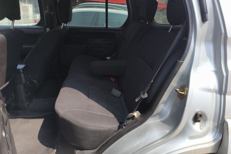Used Nissan Paladin 2008 2.4L Two-Wheel-Drive Standard Version Left Rear Seat