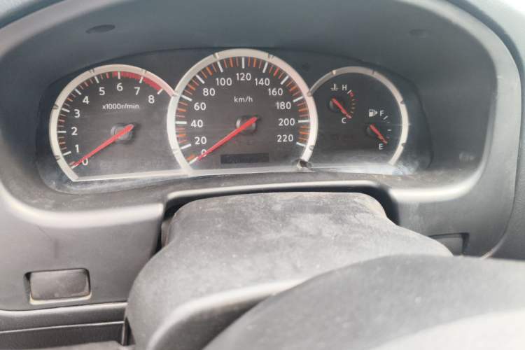 Used Nissan Paladin 2008 2.4L Two-Wheel-Drive Standard Version Odometer Close Up