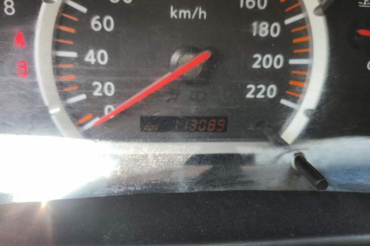 Used Nissan Paladin 2008 2.4L Two-Wheel-Drive Standard Version Odometer Close Up