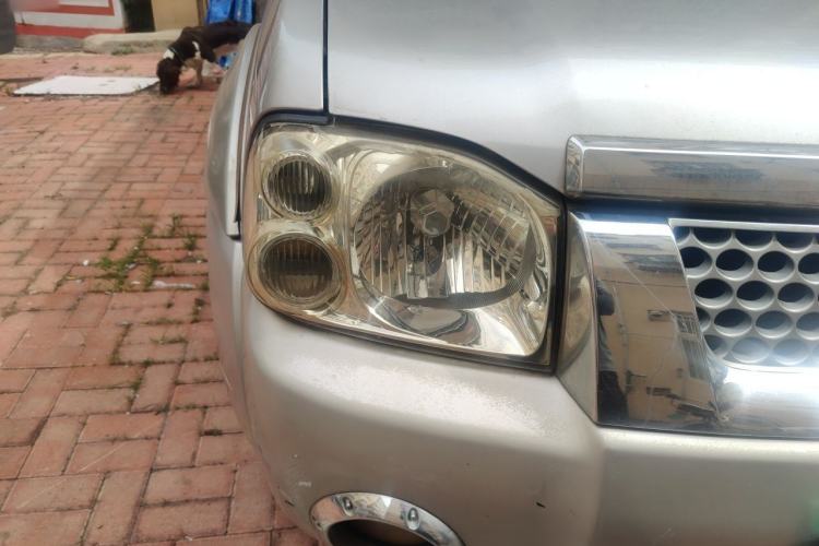 Used Nissan Paladin 2008 2.4L Two-Wheel-Drive Standard Version Right Front Headlight