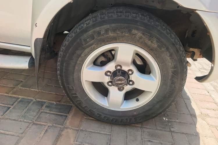 Used Nissan Paladin 2008 2.4L 4x4 Standard Edition Right Front Wheel Hub