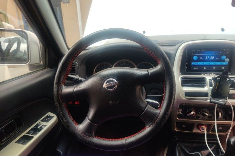 Used Nissan Paladin 2008 2.4L Two-Wheel-Drive Standard Version Steering Wheel