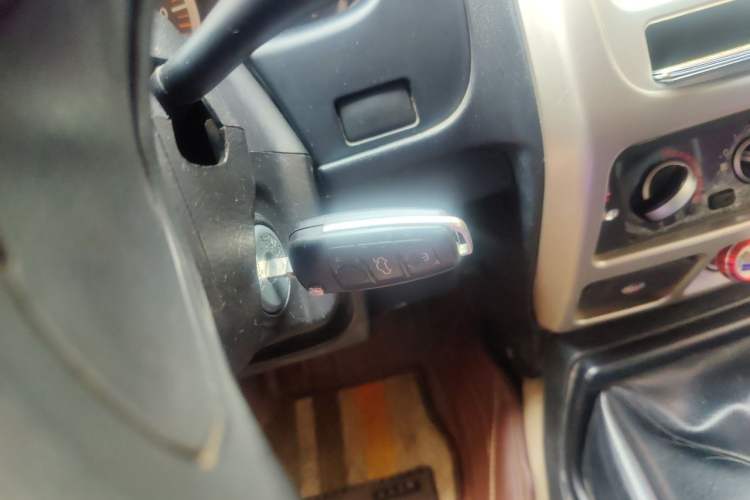 Used Nissan Paladin 2008 2.4L Two-Wheel-Drive Standard Version Vehicle Key