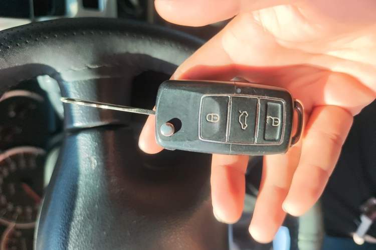 Used Nissan Paladin 2008 2.4L 4x4 Standard Edition Vehicle Key
