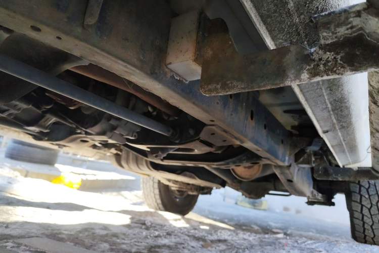 Used Nissan Paladin 2008 2.4L 4x4 Standard Edition Chassis Front Left