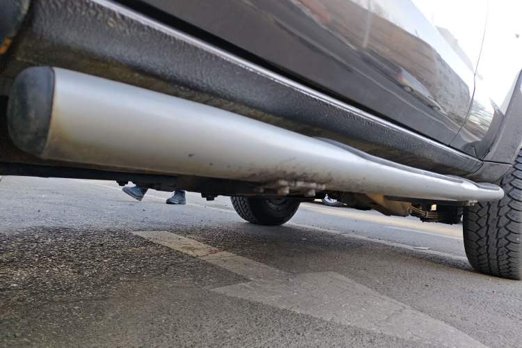 Used Nissan Paladin 2008 2.4L 4x4 Standard Edition Chassis Front Left