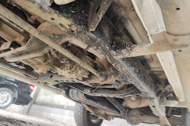 Used Nissan Paladin 2008 2.4L 4x4 Standard Edition Chassis Front Left