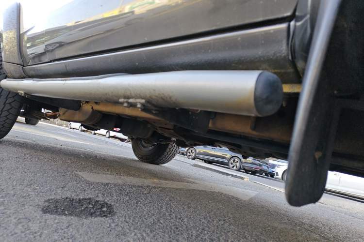 Used Nissan Paladin 2008 2.4L 4x4 Standard Edition Chassis Front Right