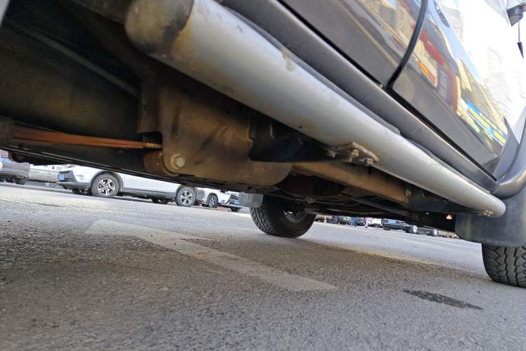 Used Nissan Paladin 2008 2.4L 4x4 Standard Edition Chassis Rear Right