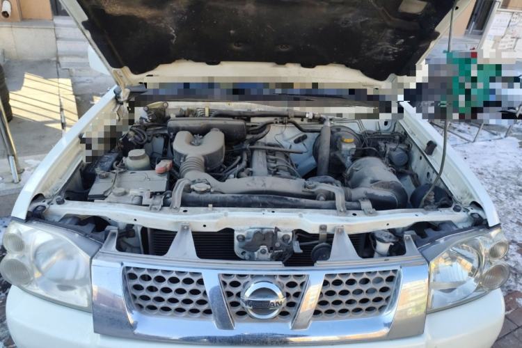 Used Nissan Paladin 2008 2.4L 4x4 Standard Edition Engine Bay