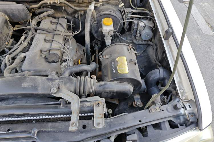 Used Nissan Paladin 2008 2.4L 4x4 Standard Edition Engine Bay Left